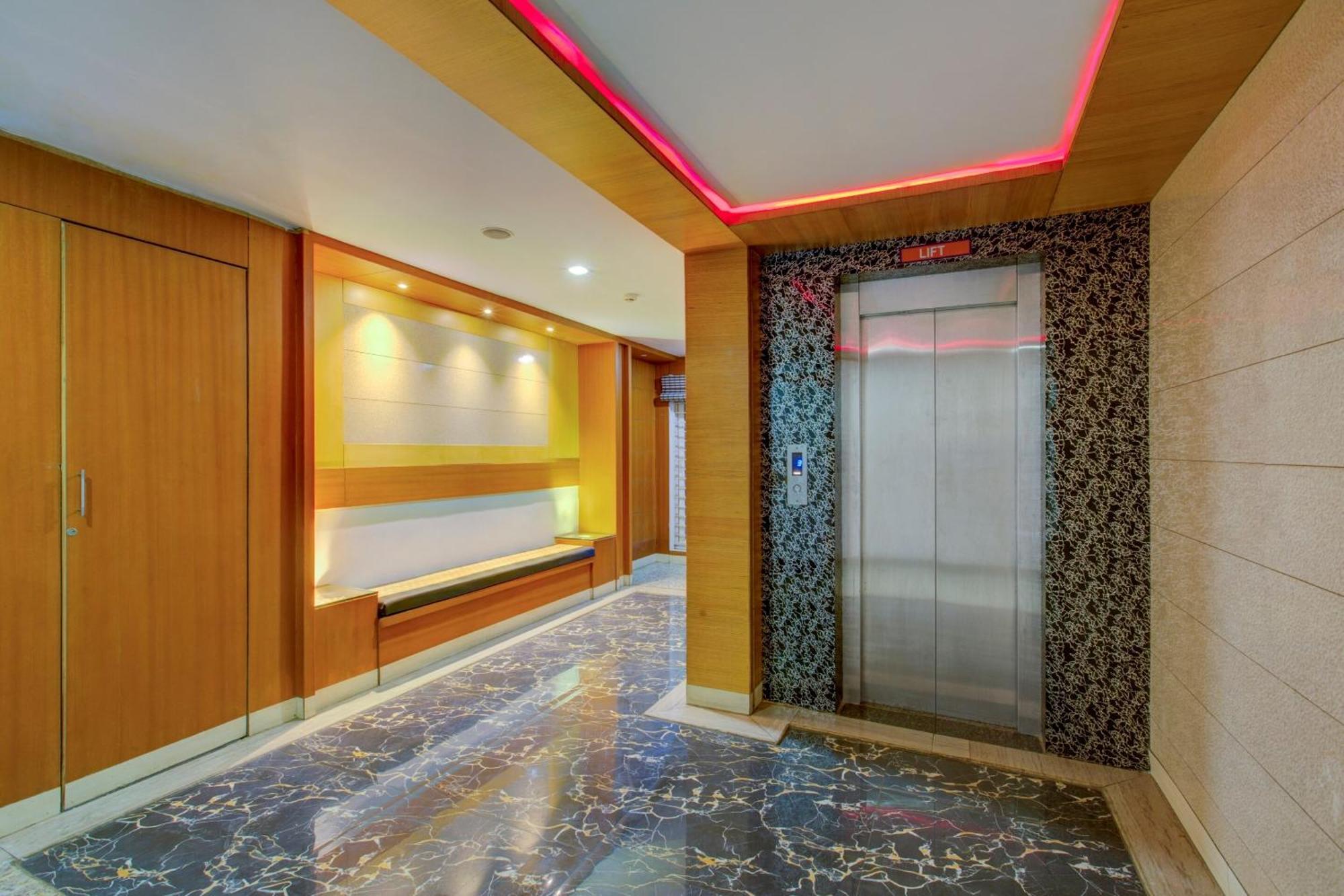 Super Townhouse Oak Jvh Hotel Bangalore Exterior photo